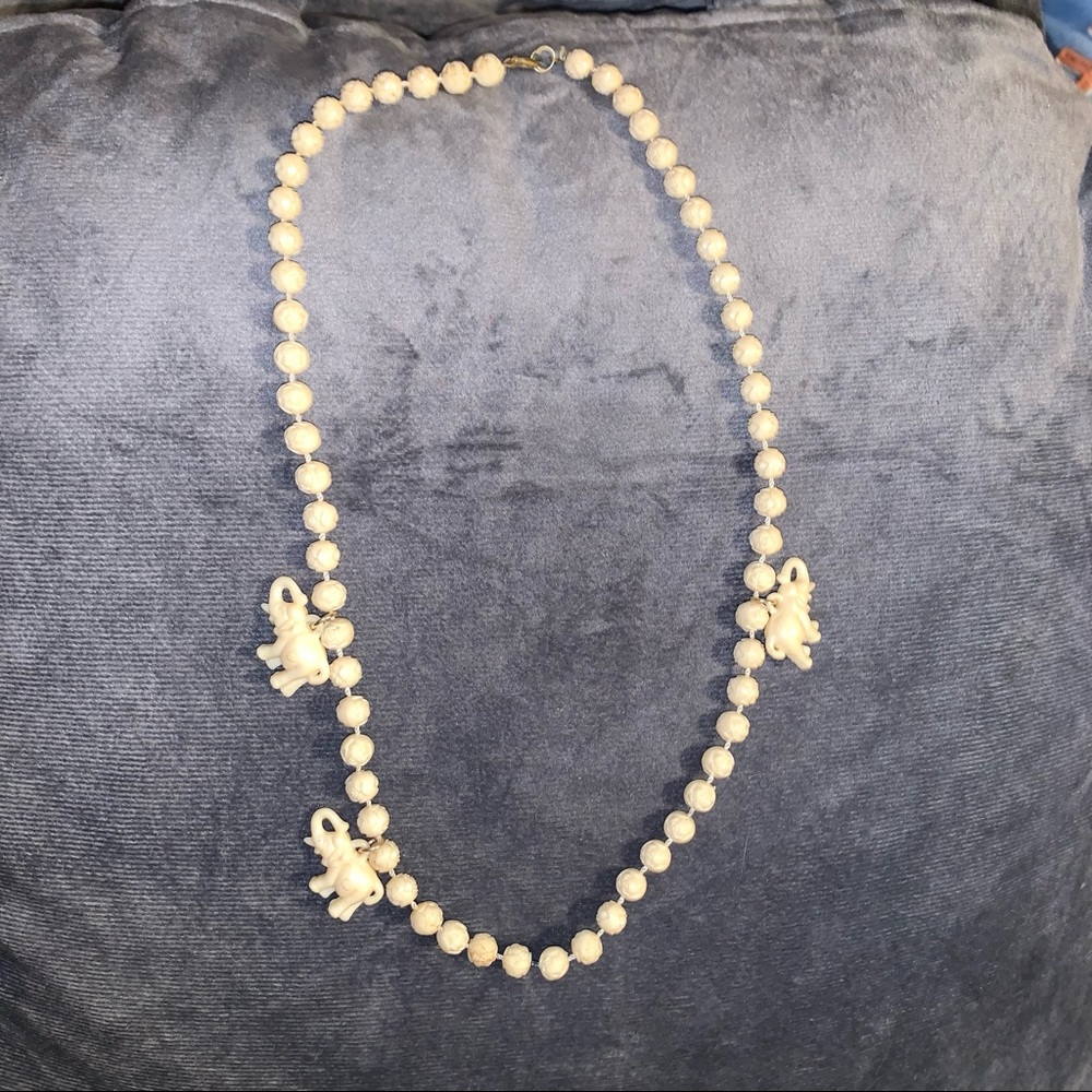 Vintage Cream Tone Elephant Beaded Necklace